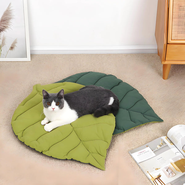 4-Season Pet Sleeping Pad - Durable Leaf Design Mat for Cats & Dogs, Cage or Floor Use - Image 1